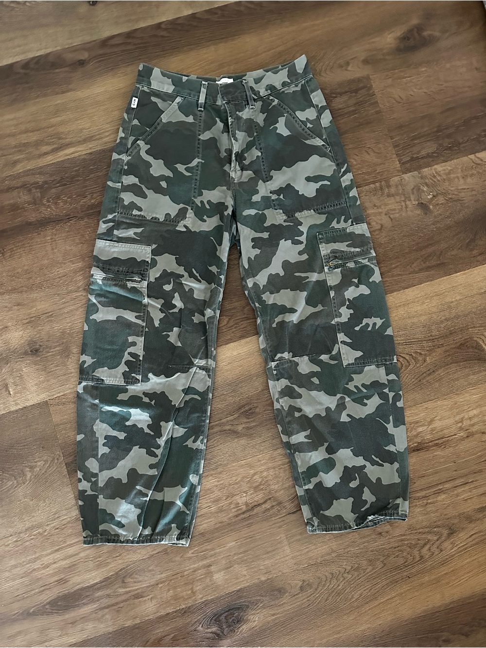 Citizens of Humanity Women’s Green Camouflage Cargo Pants Size 26